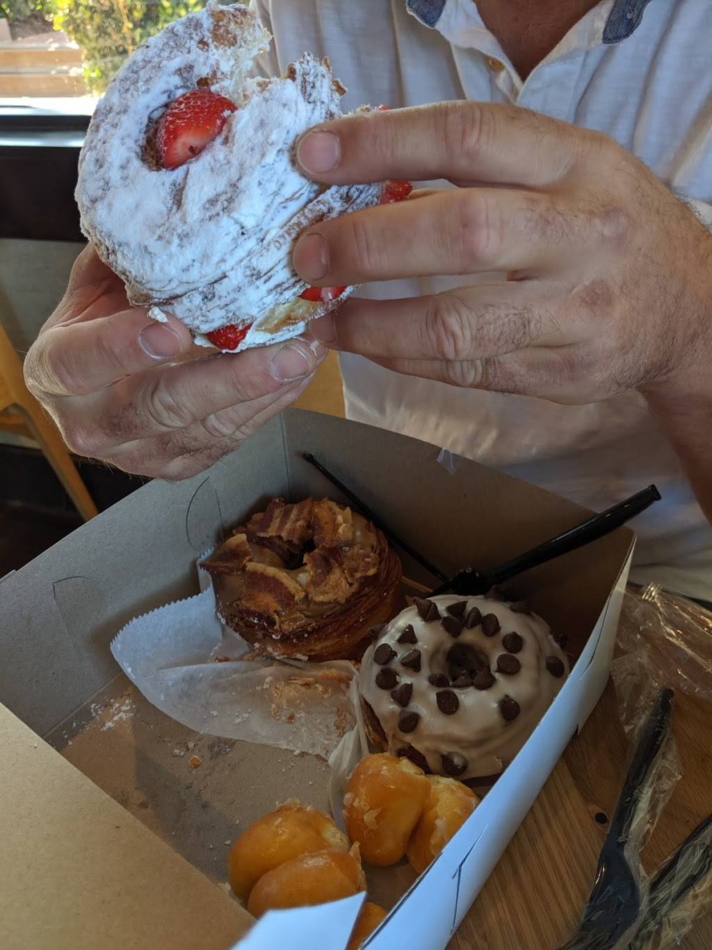 Jannys Donuts | bakery | 92 Corporate Park, Irvine, CA 92606, USA | 9496601807 OR +1 949-660-1807