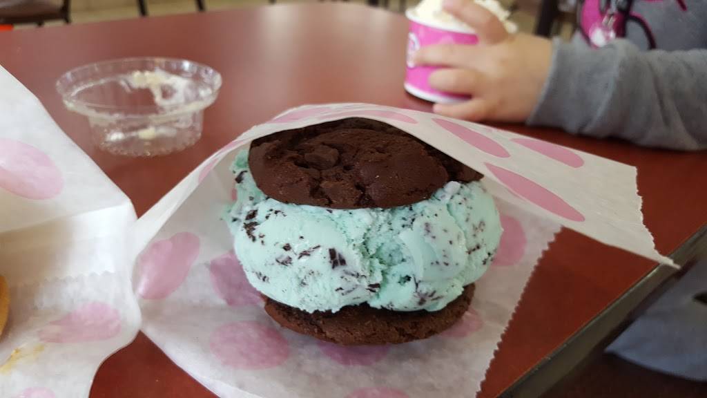 Dunkin | cafe | 4851 W Belmont Ave, Chicago, IL 60641, USA | 7737777589 OR +1 773-777-7589