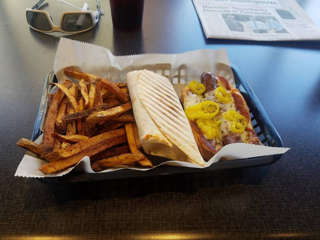 Titos Sloppy Doggs | restaurant | 1068 Market St, Wheeling, WV 26003, USA | 3046506252 OR +1 304-650-6252