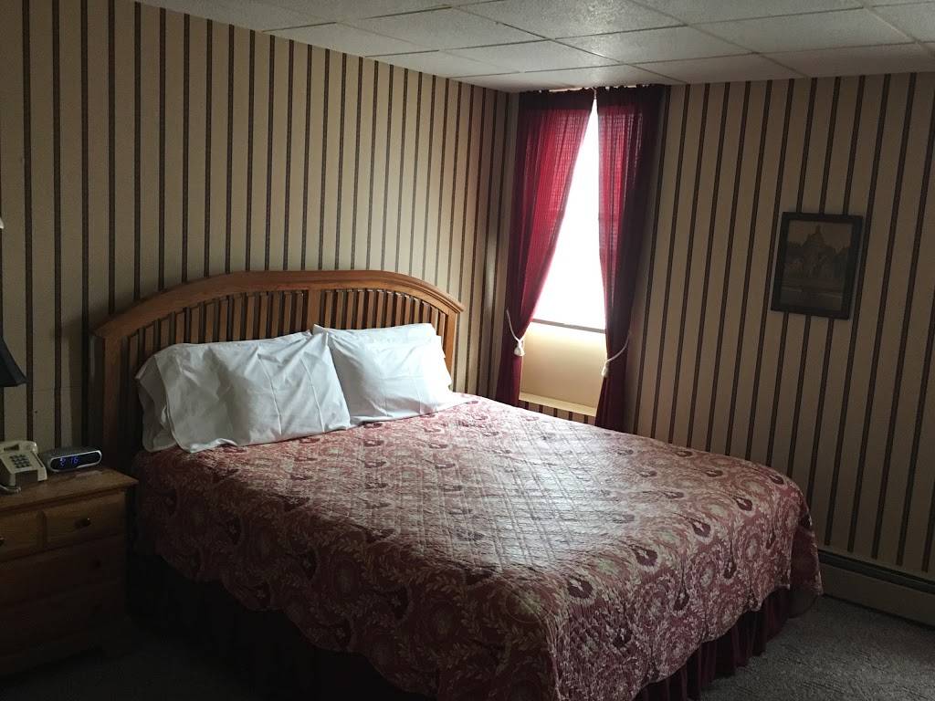 Winter Inn | night club | 100 N Lafayette St, Greenville, MI 48838, USA | 6167547108 OR +1 616-754-7108