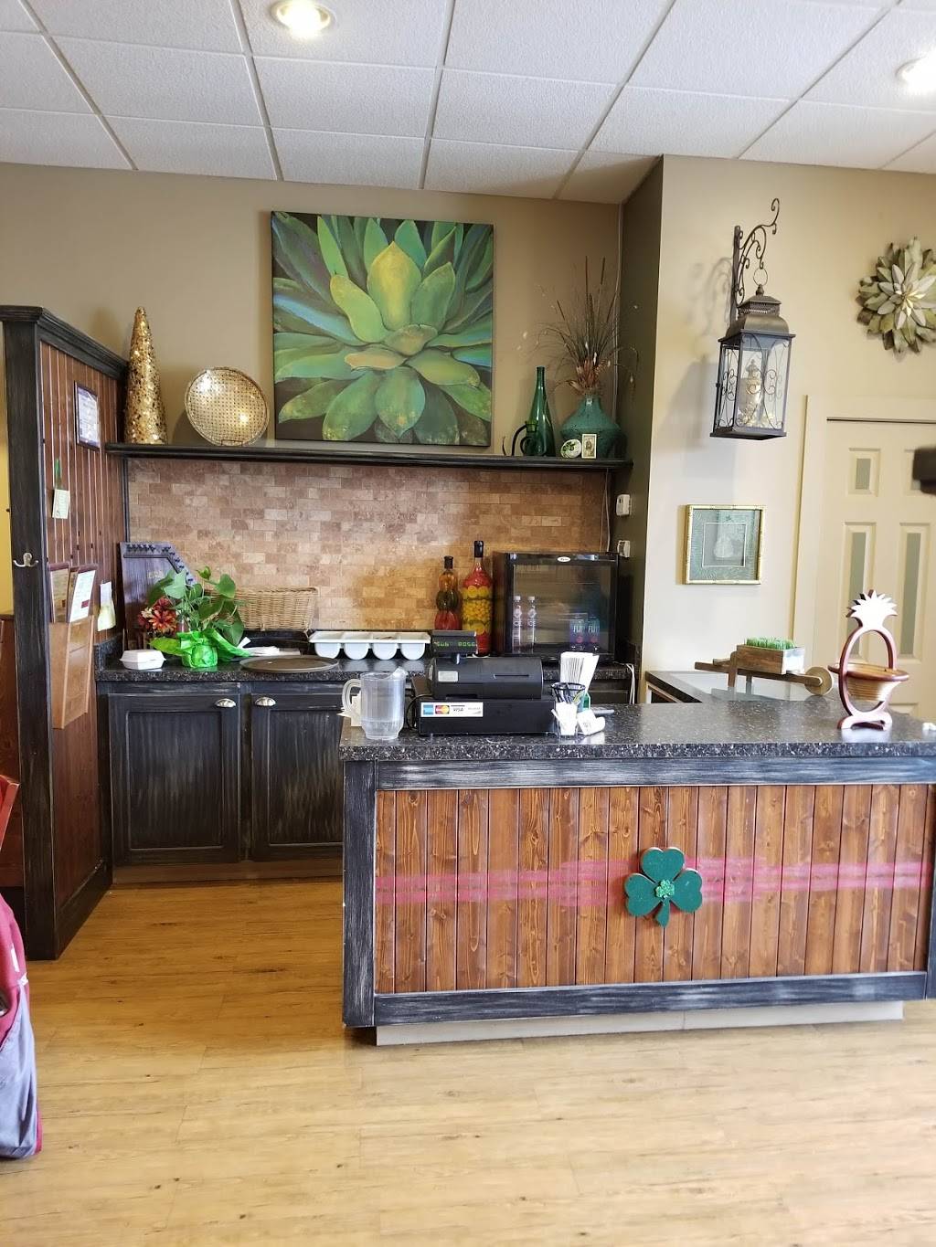 The Green Harp | restaurant | 104 S Lafayette St, Greenville, MI 48838, USA | 6162322058 OR +1 616-232-2058