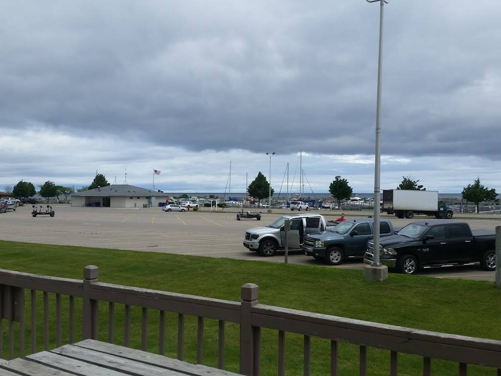 The Pavilion Grill | restaurant | 118 N Lake St, Rogers City, MI 49779, USA | 9897344897 OR +1 989-734-4897