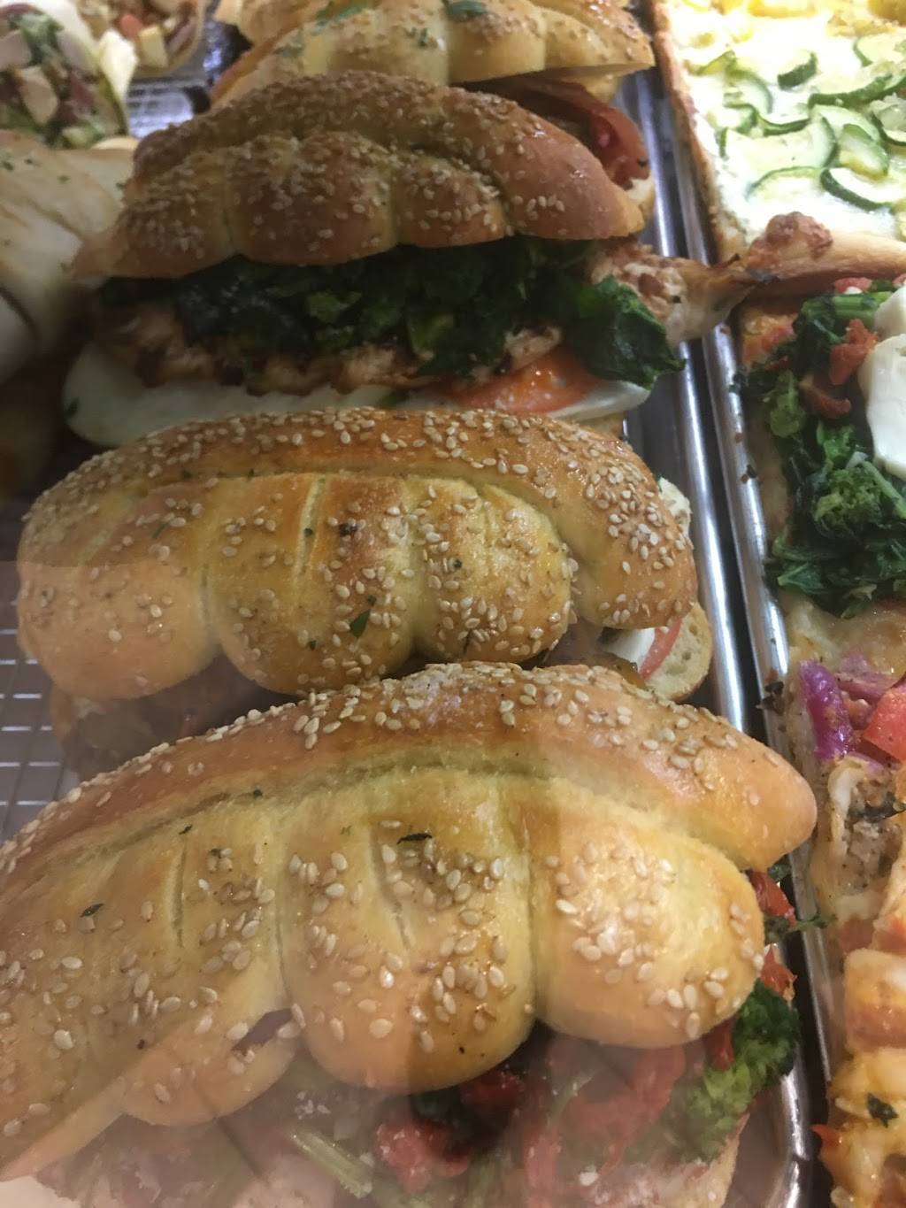 Capellini Trattoria Pizzeria | restaurant | 229 Middle Country Rd, Selden, NY 11784, USA | 6313203387 OR +1 631-320-3387