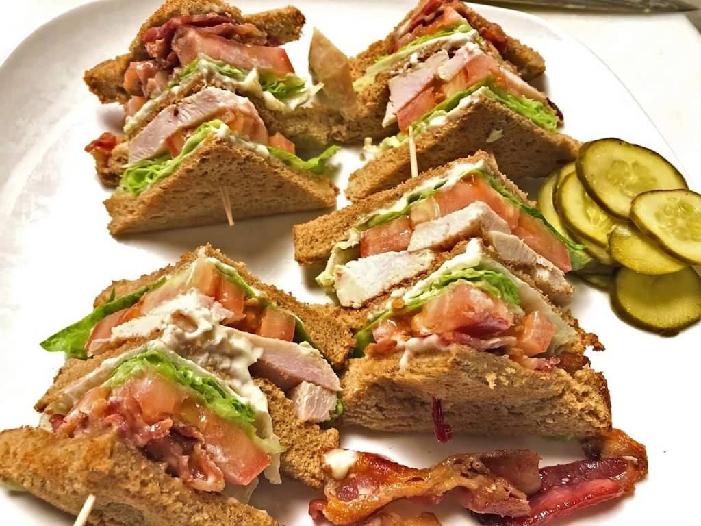 Earls Diner | restaurant | 1861 E 9 Mile Rd, Ferndale, MI 48220, USA | 2486294500 OR +1 248-629-4500