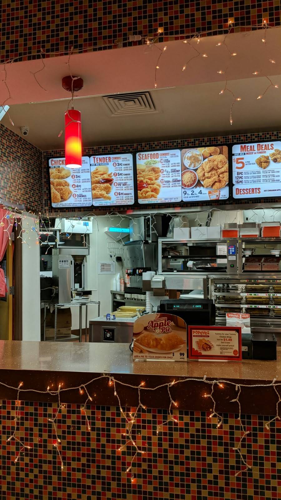 Popeyes Louisiana Kitchen | restaurant | 703 Airport Dr, Bakersfield, CA 93308, USA | 6613918600 OR +1 661-391-8600