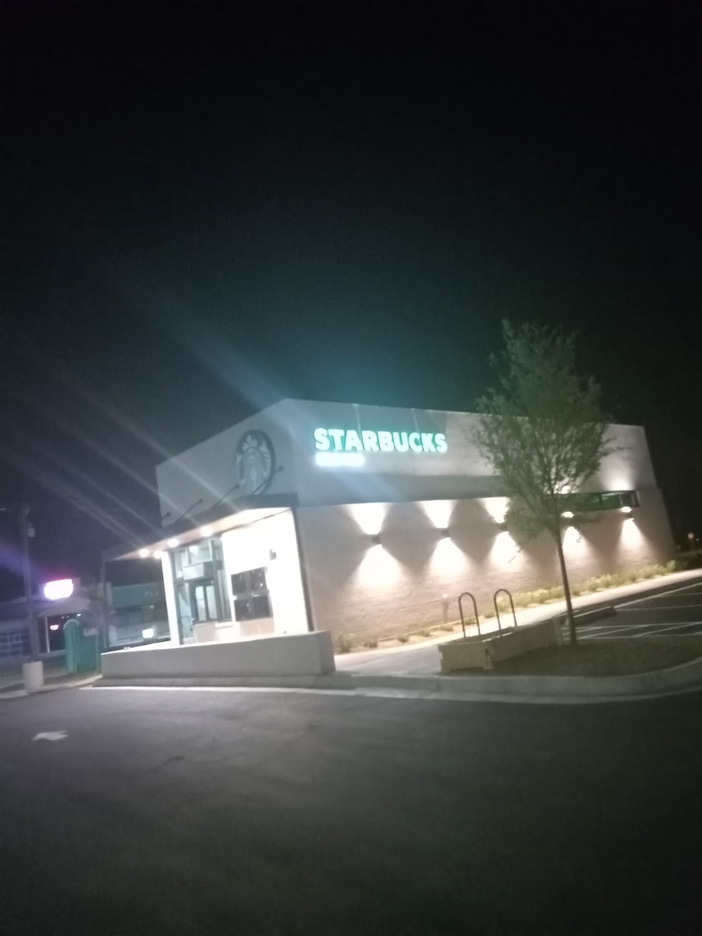 Starbucks | cafe | 1200 W Lindsey St, Norman, OK 73069, USA | 4059149566 OR +1 405-914-9566