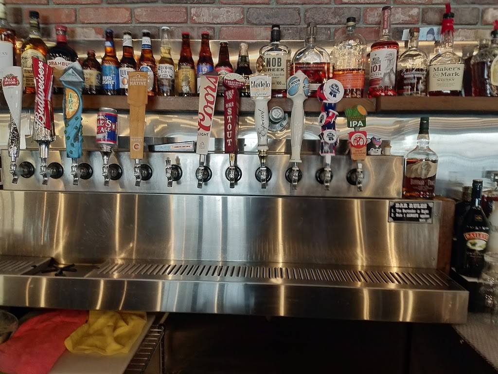 UpTrail Sports Bar & Grill | restaurant | 560 Silverthorne Ln, Silverthorne, CO 80498, USA | 9703930019 OR +1 970-393-0019