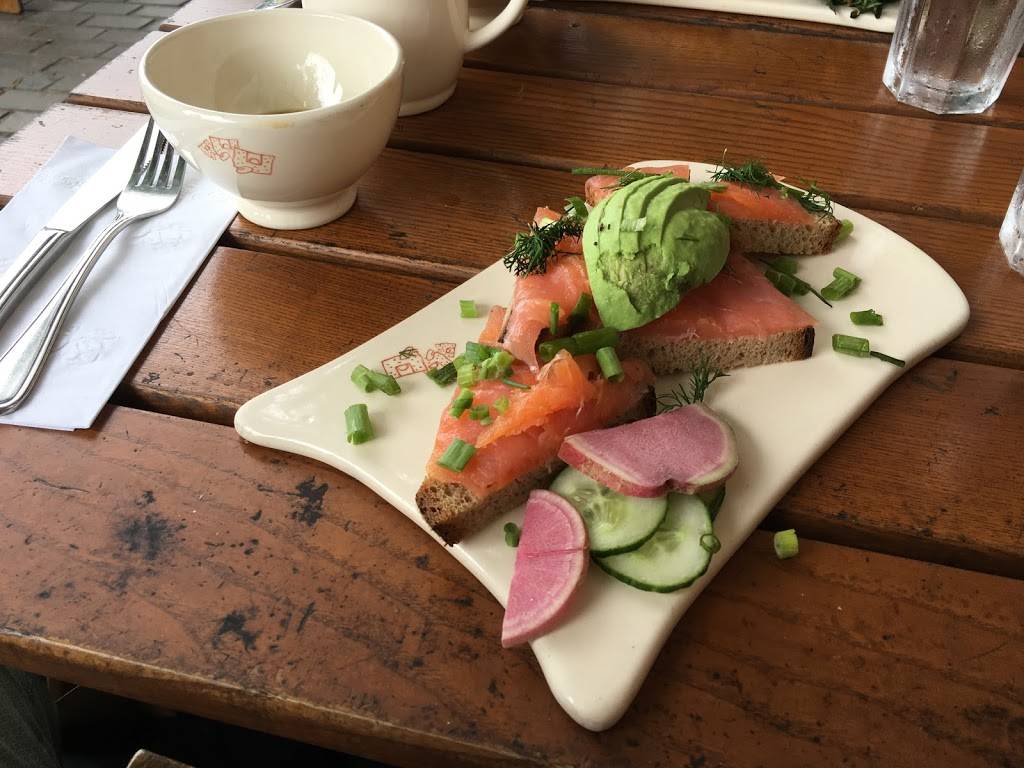 Le Pain Quotidien | restaurant | 2 W 69th St, New York, NY 10023, USA | 6462333768 OR +1 646-233-3768