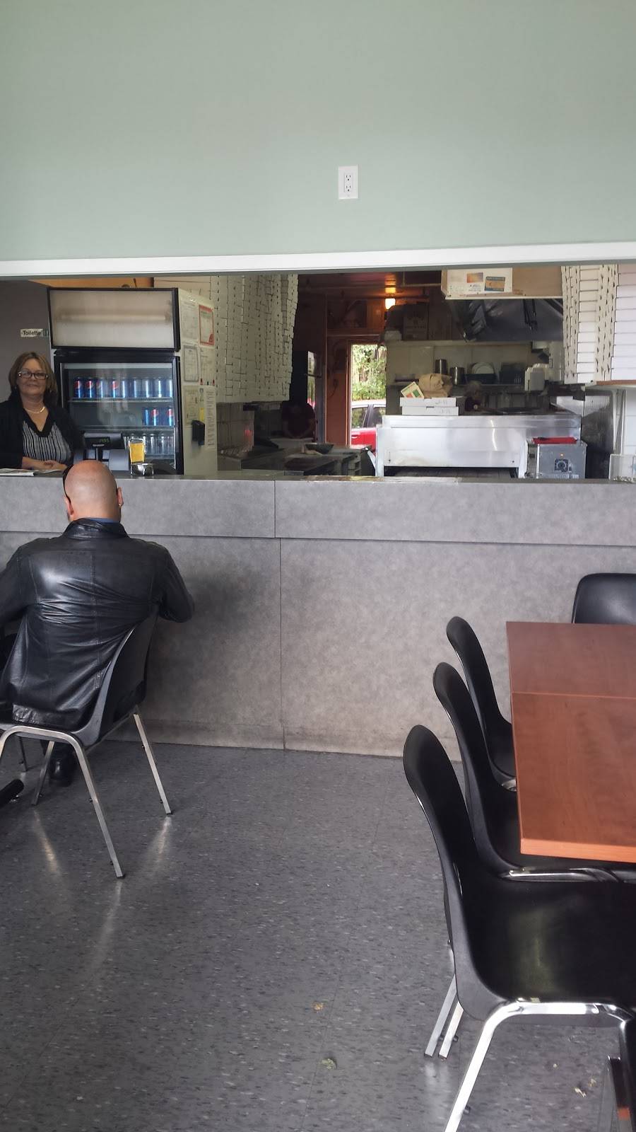 Pizza Maison | restaurant | 4649 Boulevard Lévesque E, Laval, QC H7C 1M8, Canada | 4506647722 OR +1 450-664-7722