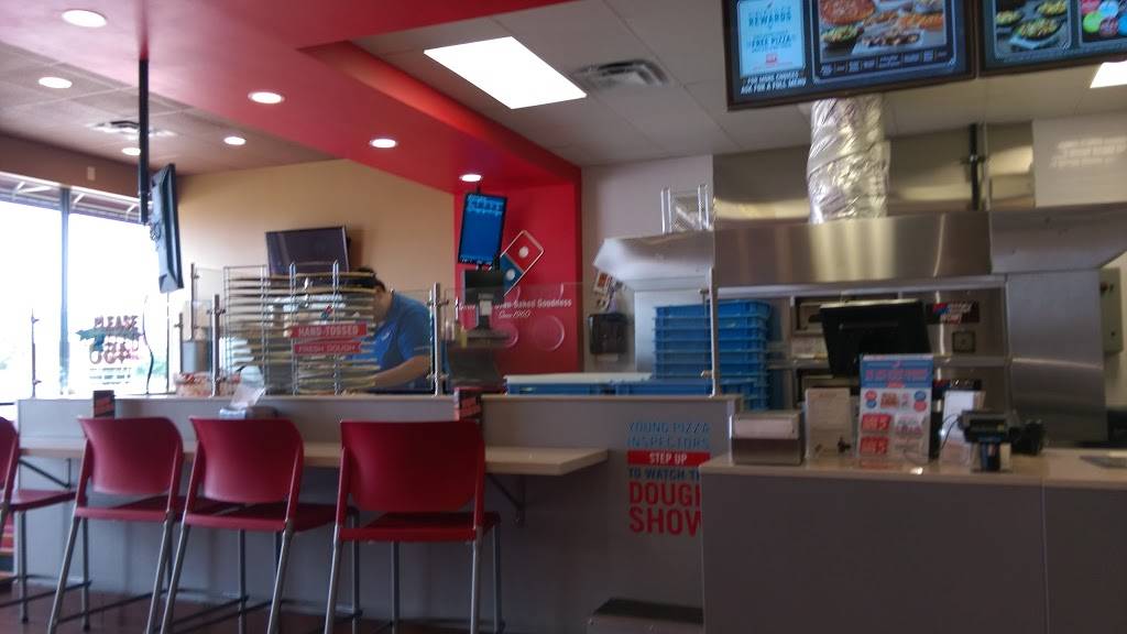 Dominos Pizza | meal delivery | 8809 N Navarro St Ste 200, Victoria, TX 77904, USA | 3614850990 OR +1 361-485-0990