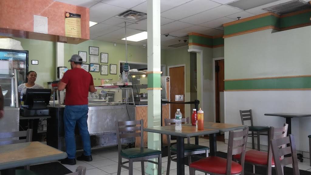 La Parada | restaurant | 01901, 22 Union St, Lynn, MA 01902, USA | 7815920190 OR +1 781-592-0190