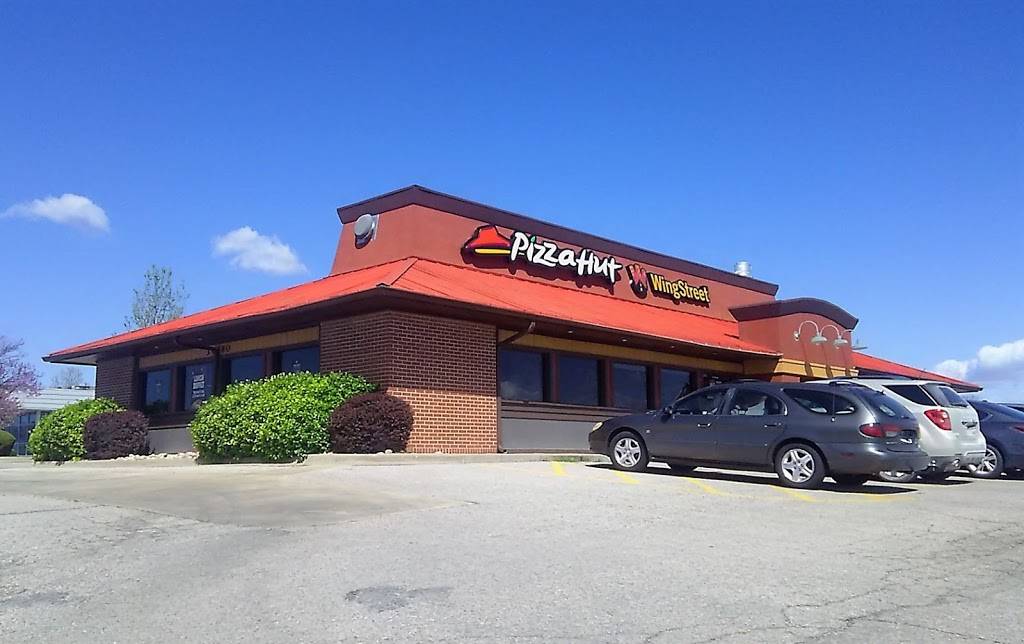 Pizza Hut | meal delivery | 34080 Commerce Dr, De Soto, KS 66018, USA | 9135851265 OR +1 913-585-1265