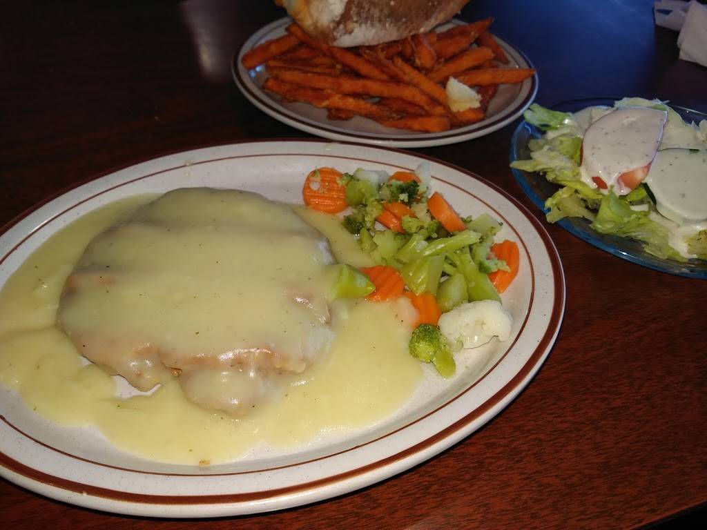 Medos Family Style Restaurant | restaurant | 311 N 4th St, Abbotsford, WI 54405, USA | 7152233612 OR +1 715-223-3612