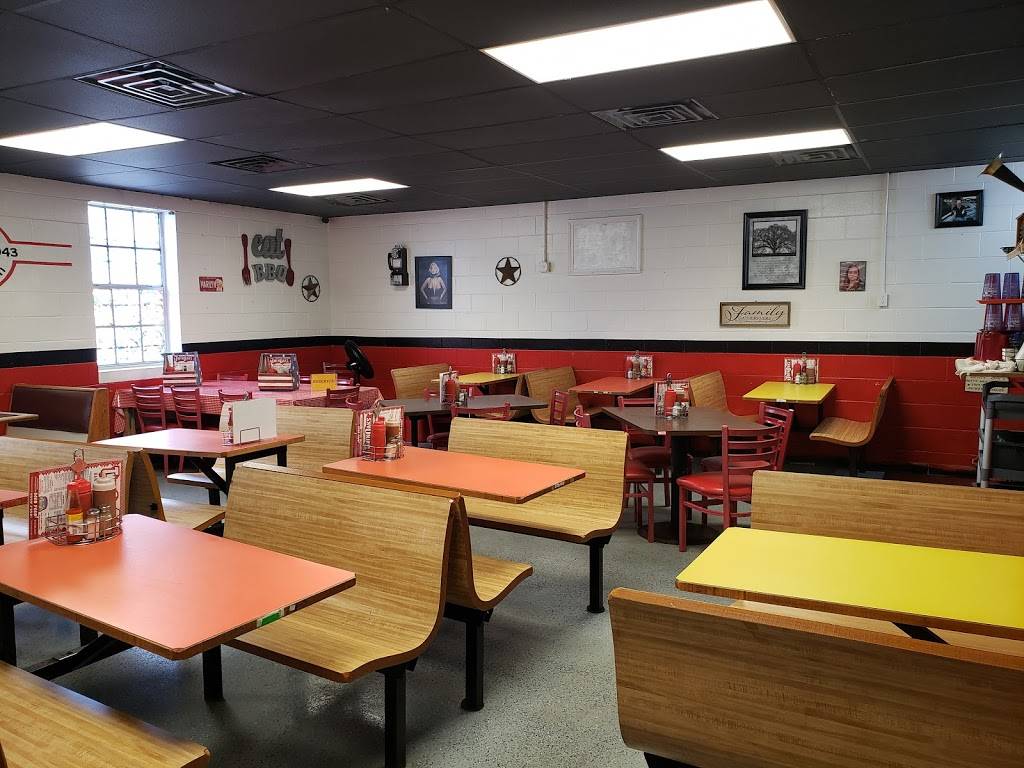 Twin Oaks BBQ | restaurant | 2618 Norwich St, Brunswick, GA 31520, USA | 9122653131 OR +1 912-265-3131