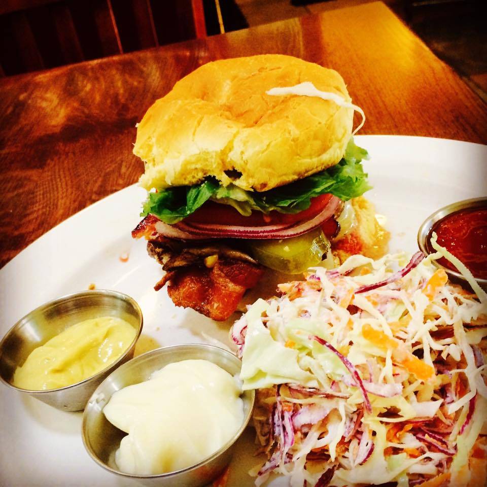 The Daily Dish | restaurant | 8301 Grubb Rd, Silver Spring, MD 20910, USA | 3015886300 OR +1 301-588-6300