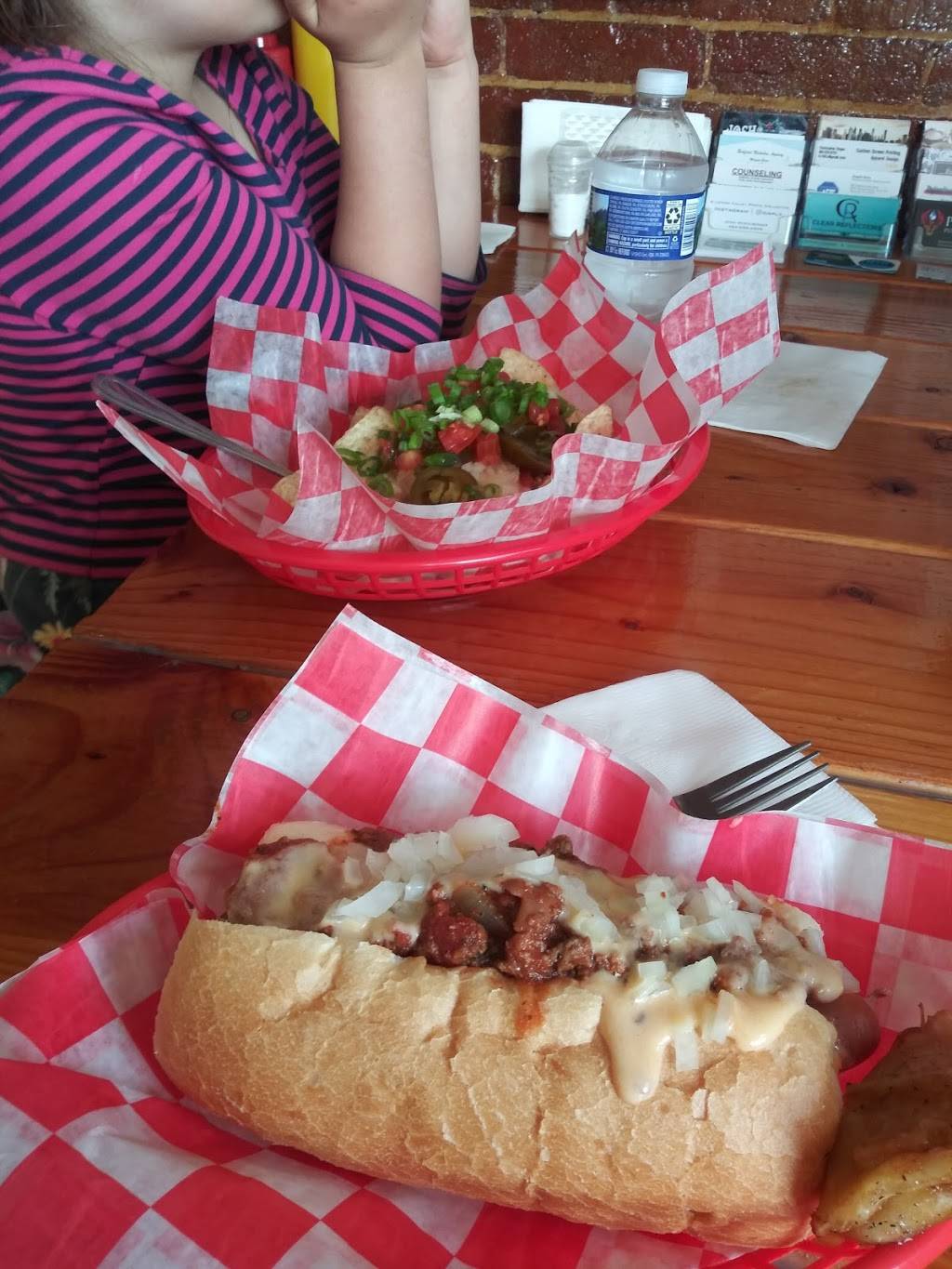 Santoros Franks & Chili | restaurant | 432 W Broad St, Bethlehem, PA 18018, USA | 6108673000 OR +1 610-867-3000