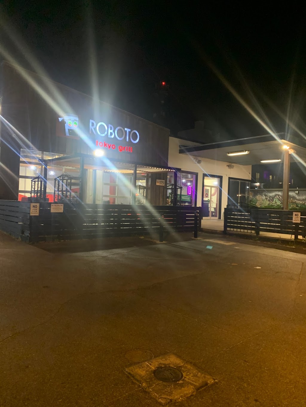 Robotos Tokyo Grill | restaurant | 825 Railroad Ave, Tallahassee, FL 32310, USA | 8509992700 OR +1 850-999-2700