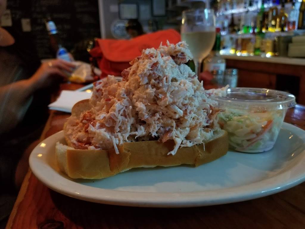 Wooden Shoe | restaurant | 419 Lower County Rd, Dennis Port, MA 02639, USA | 5083946431 OR +1 508-394-6431