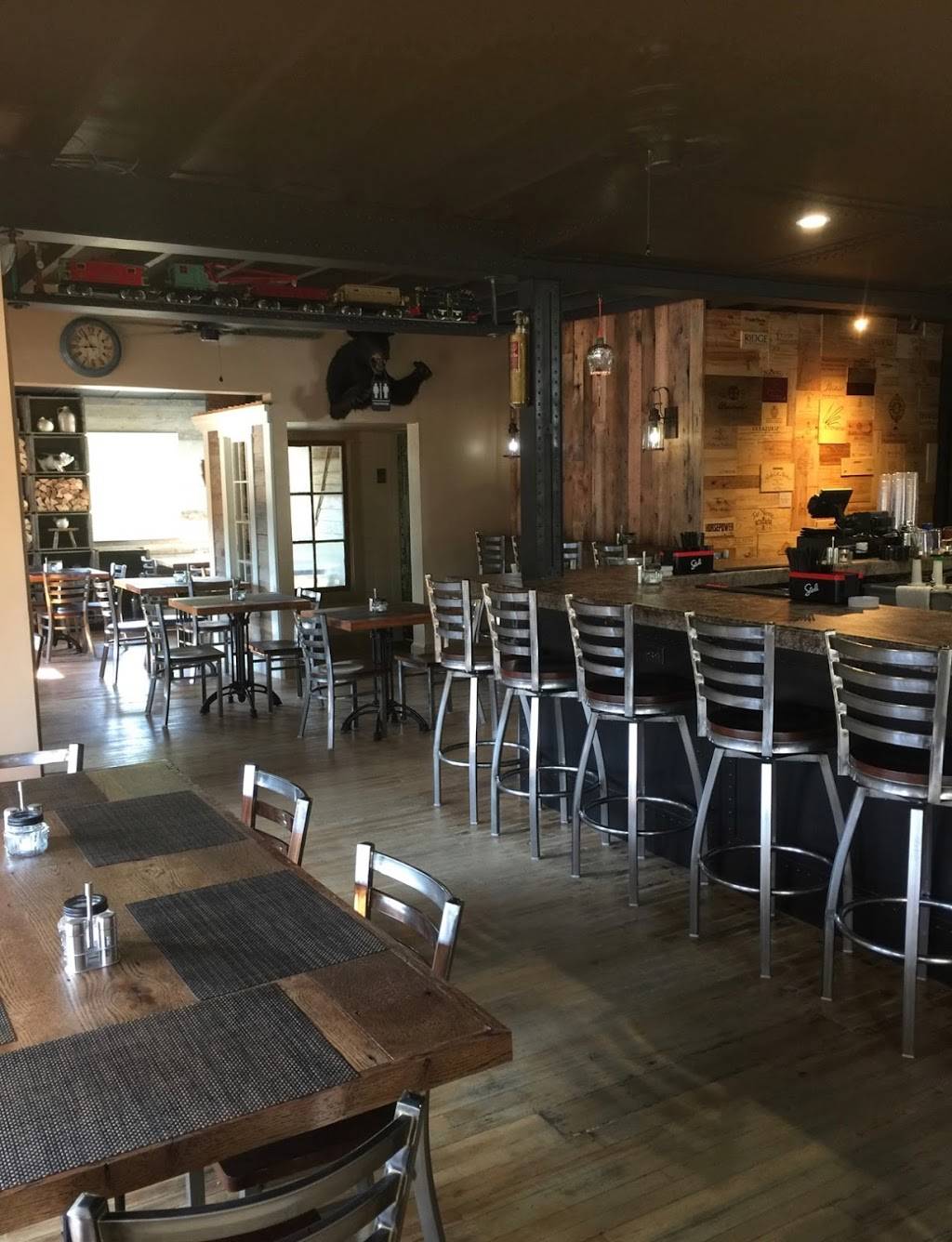 Ore Mill Bar & Grille | restaurant | 17 Lake Tarleton Rd, Warren, NH 03279, USA | 6037646069 OR +1 603-764-6069