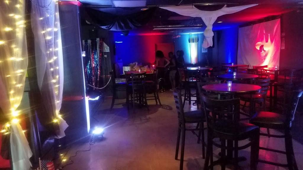 Ritzy Lounge | restaurant | 11414 Abercorn St, Savannah, GA 31419, USA | 9122728115 OR +1 912-272-8115