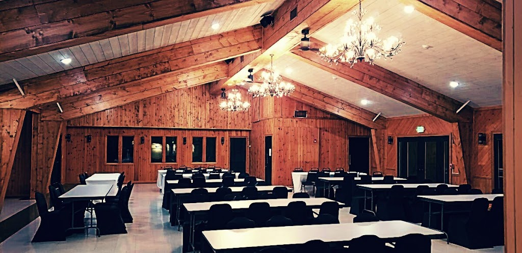 Holiday Lodge Resort | restaurant | 10555 Freedom Rd, Tomah, WI 54660, USA | 6083729314 OR +1 608-372-9314