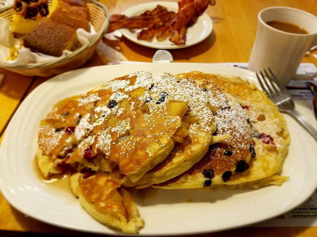 Country Pancake House | restaurant | 140 E Ridgewood Ave, Ridgewood, NJ 07450, USA | 2014448395 OR +1 201-444-8395