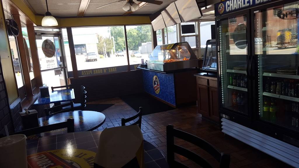 Charley Biggs Chicken | restaurant | 1429 S Main St, Oshkosh, WI 54902, USA | 9202302820 OR +1 920-230-2820