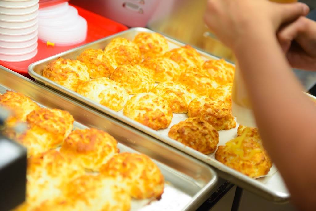 Churchs Texas Chicken | restaurant | 78 Quarry Edge Dr, Brampton, ON L6V 4K2, Canada | 9058740008 OR +1 905-874-0008