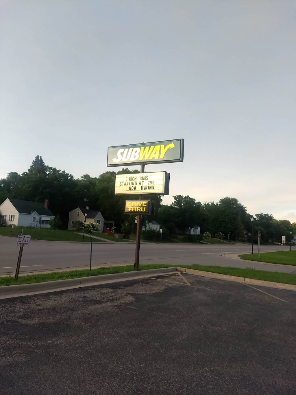 Subway | meal takeaway | 204 MN-7 W, Hutchinson, MN 55350, USA | 3205873074 OR +1 320-587-3074