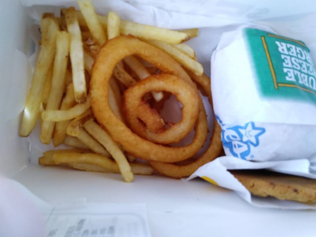 Hardees | restaurant | 1490 S 6th St, Macclenny, FL 32063, USA | 9042596999 OR +1 904-259-6999