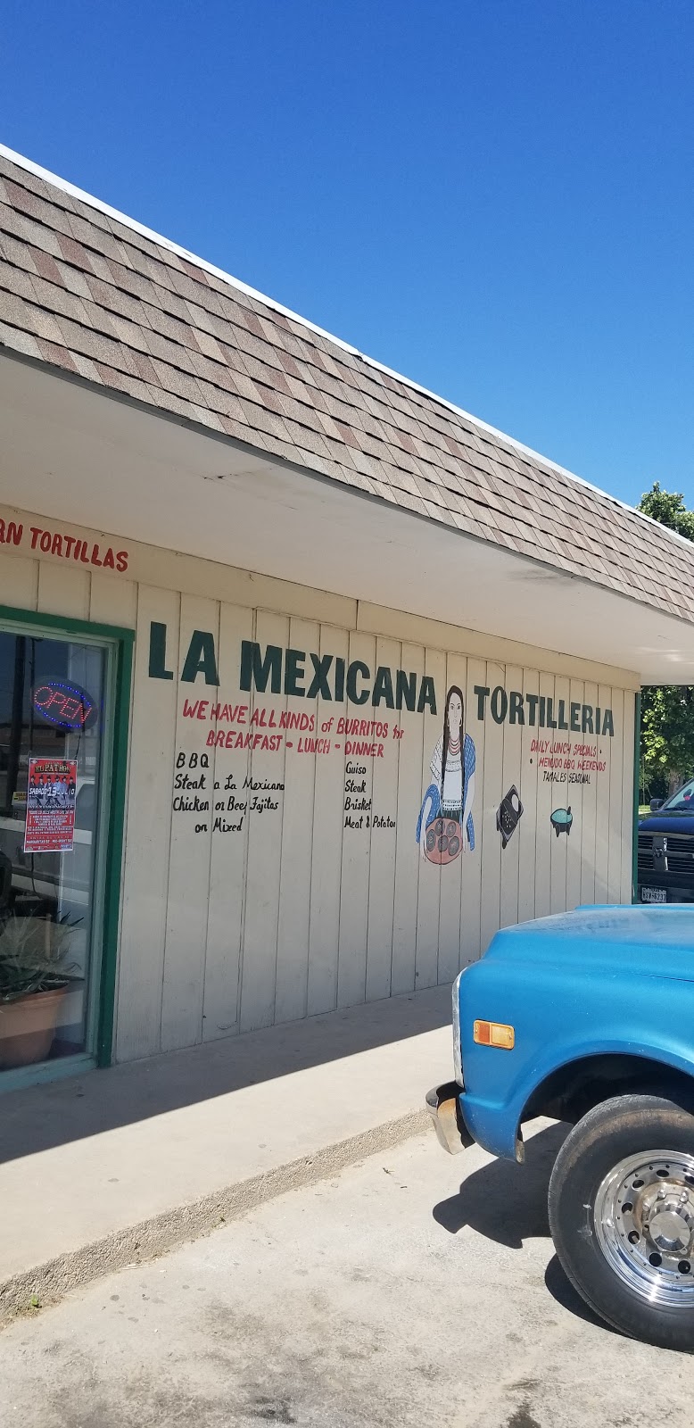 La Mexicana Tortilleria | restaurant | 2719 N Chadbourne St, San Angelo, TX 76903, USA | 3256556134 OR +1 325-655-6134
