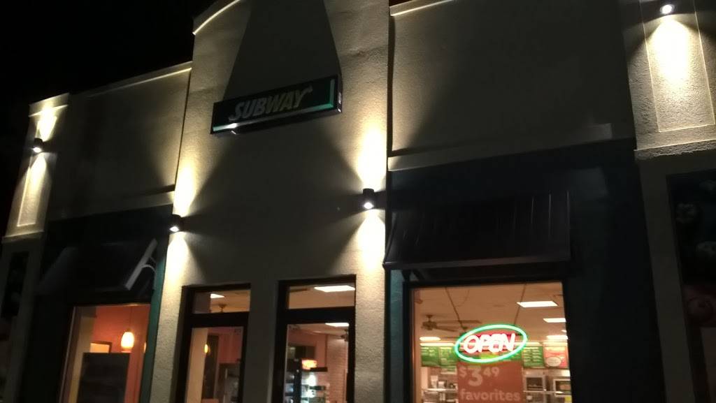 Subway Restaurants | restaurant | 199 E Main St, Russiaville, IN 46979, USA | 7658833000 OR +1 765-883-3000