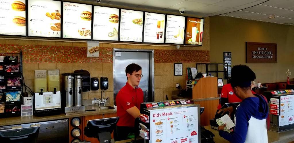 Chick-fil-A | restaurant | 7990 E Central Ave, Wichita, KS 67206, USA | 3166832691 OR +1 316-683-2691