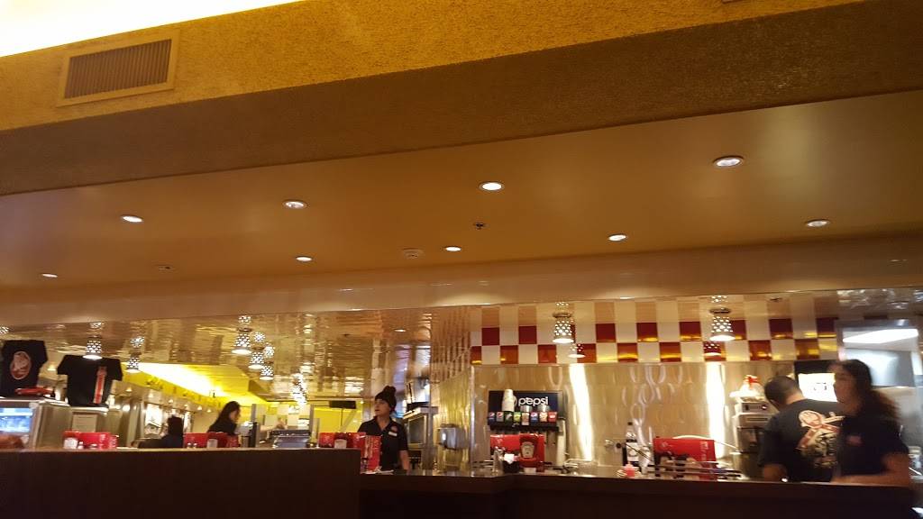 Bobs Big Boy | restaurant | 7447 Firestone Blvd, Downey, CA 90241, USA | 5629282627 OR +1 562-928-2627