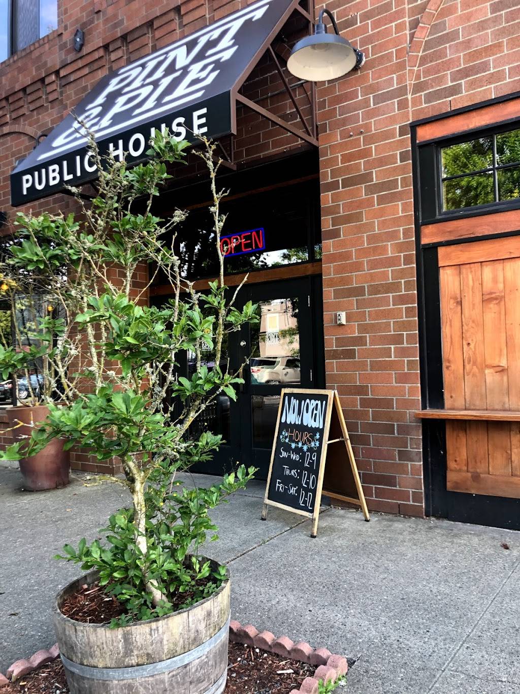 Pint & Pie Public House | restaurant | 204 St Helens Ave, Tacoma, WA 98402, USA | 2532447943 OR +1 253-244-7943