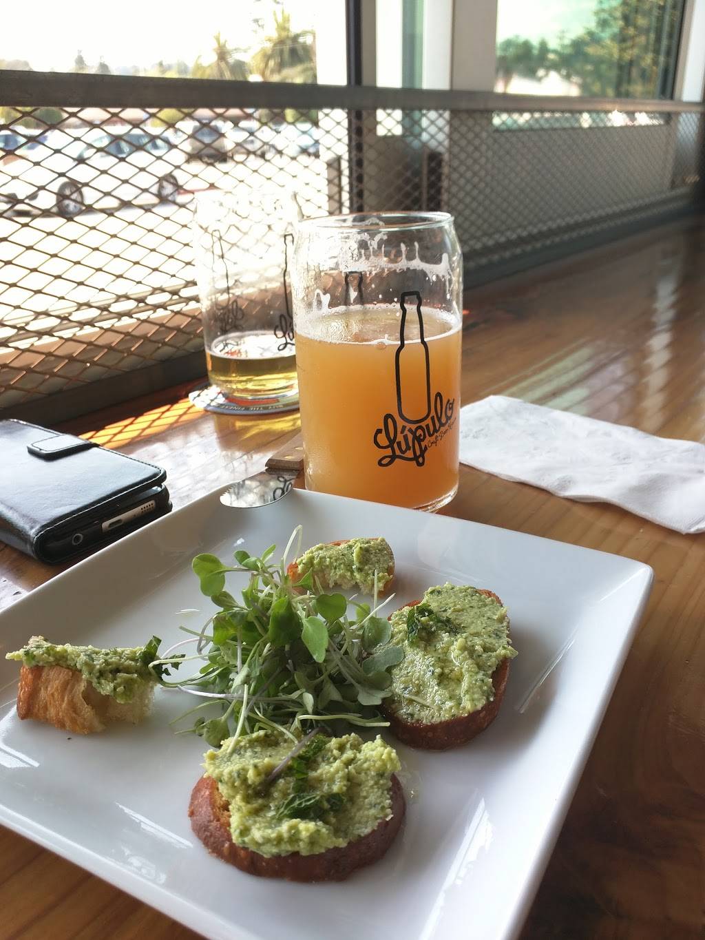 Lupulo Craft Beer House | restaurant | 233 Cathcart St, Santa Cruz, CA 95060, USA | 8314548306 OR +1 831-454-8306