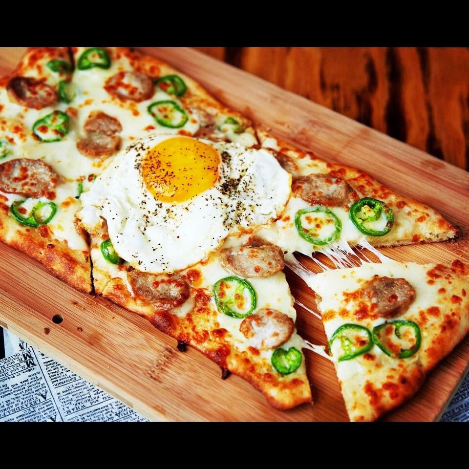 The Flats on Carson | restaurant | 1500 E Carson St, Pittsburgh, PA 15203, USA | 4125867644 OR +1 412-586-7644