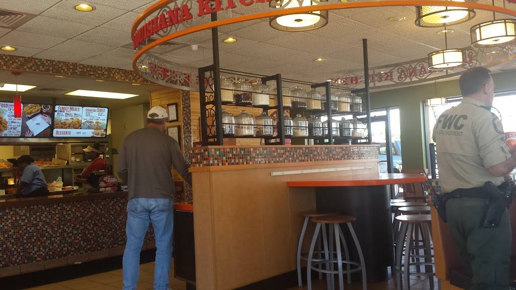 Popeyes Louisiana Kitchen | restaurant | 504 E Sugarland Hwy, Clewiston, FL 33440, USA | 8639832640 OR +1 863-983-2640