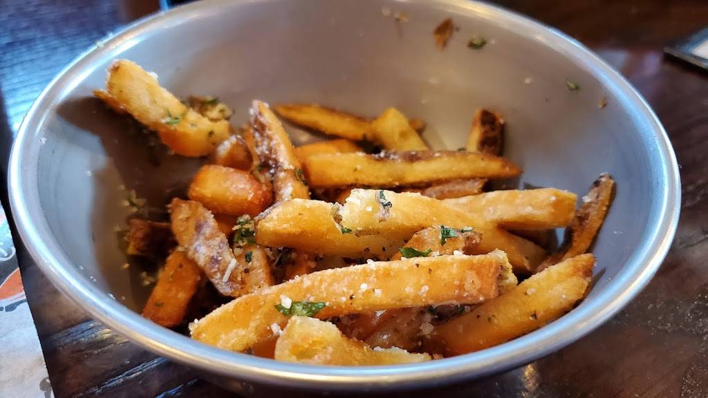 Bad Daddys Burger Bar | restaurant | 2050 24th Ave NW Ste 101, Norman, OK 73069, USA | 4055611067 OR +1 405-561-1067