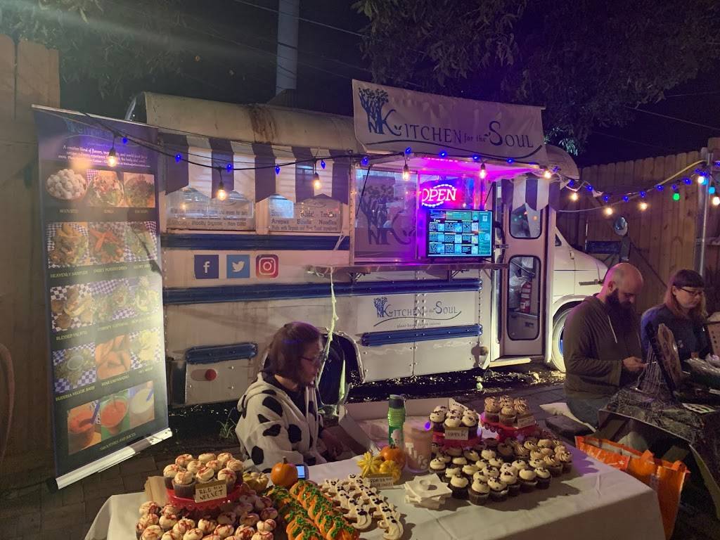 Kitchen For The Soul | restaurant | 2906 Fruth St, Austin, TX 78705, USA | 5129826732 OR +1 512-982-6732