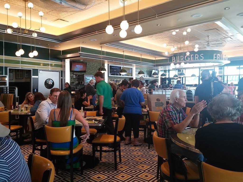 Hyde Park Village | shopping mall | 1602 W Snow Ave, Tampa, FL 33606, USA | 8132546210 OR +1 813-254-6210