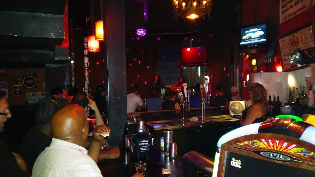 Universal Bar & Grill | restaurant | 4093 Lankershim Blvd, North Hollywood, CA 91602, USA | 8187662114 OR +1 818-766-2114