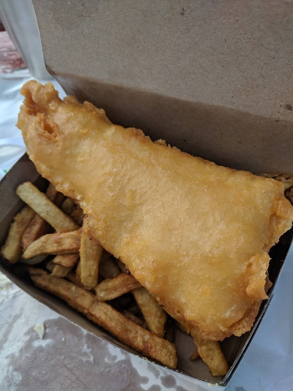 Golden Fish & Chips | restaurant | 684 St David St N, Fergus, ON N1M 2K8, Canada | 5198432740 OR +1 519-843-2740