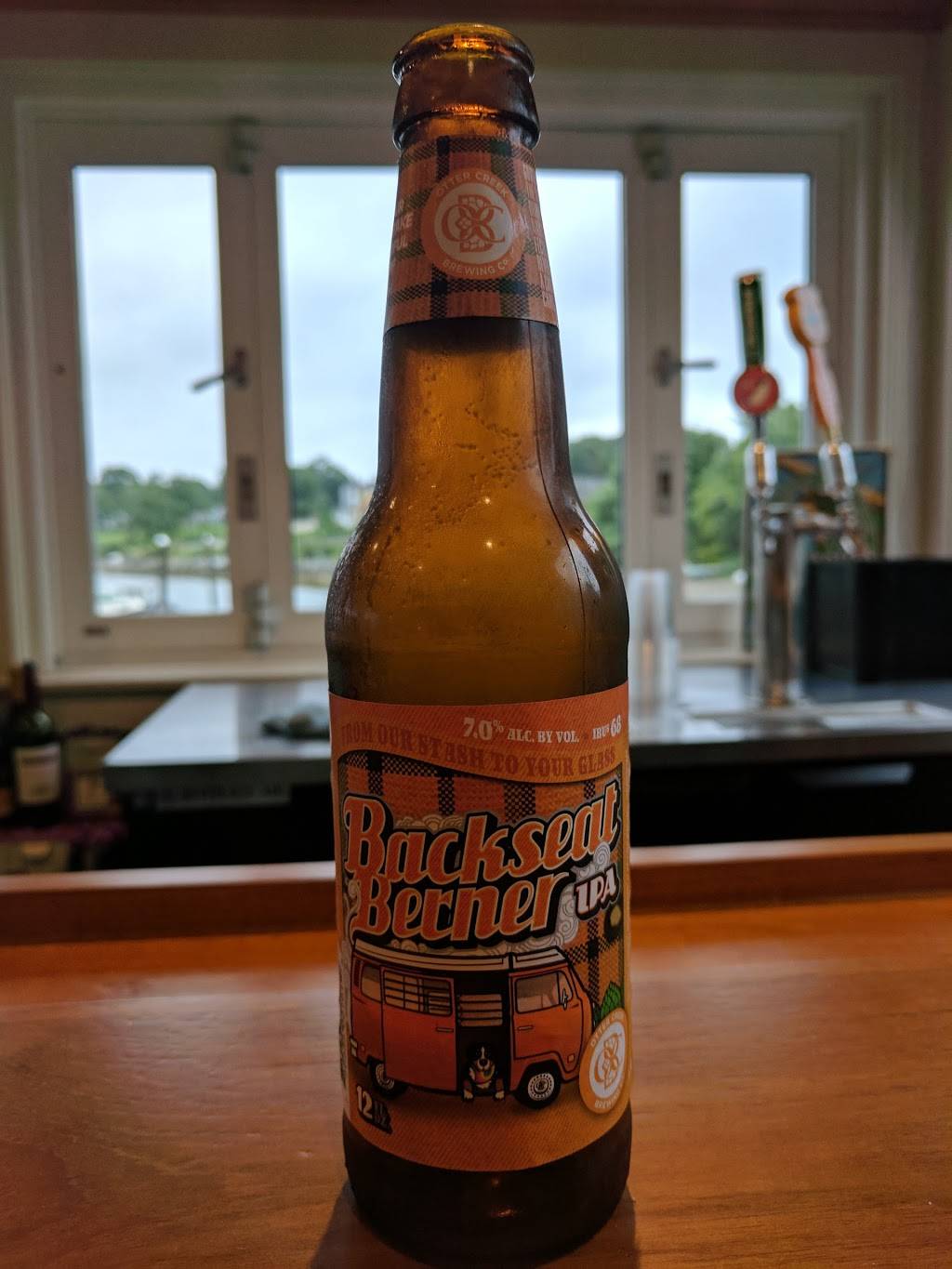 Spinnakers Café | cafe | 3 E Ferry Wharf, Jamestown, RI 02835, USA | 4014233077 OR +1 401-423-3077