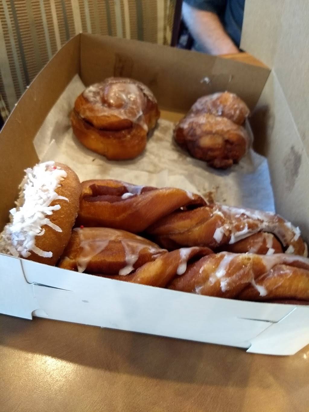 Sunfields Restaurant | restaurant | 382 E Veterans Pkwy, Yorkville, IL 60560, USA | 6305533500 OR +1 630-553-3500