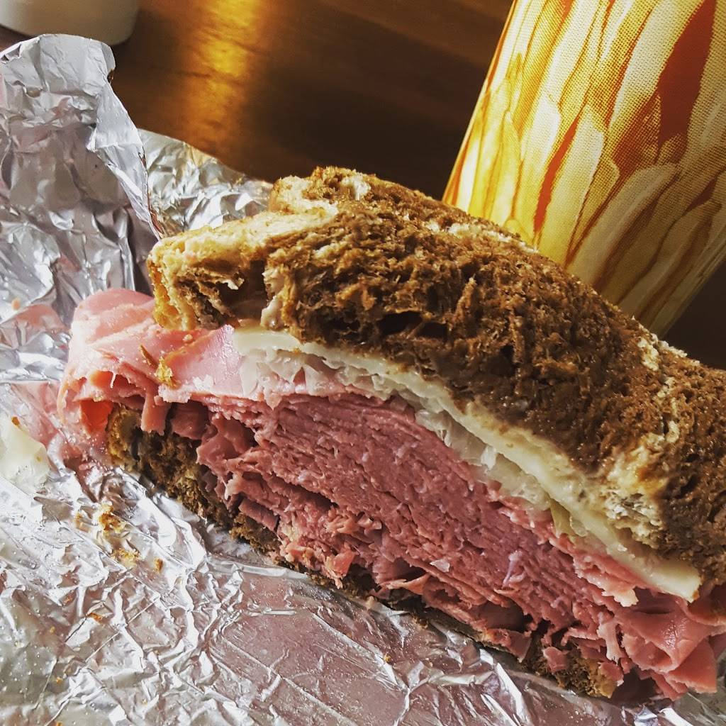 Bayside Bull | restaurant | 108 W Central Ave, Edgewater, MD 21037, USA | 4109566009 OR +1 410-956-6009