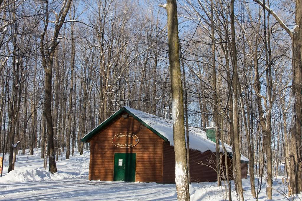Sugar Shack | restaurant | 320 Pères-Blancs Ave, Vanier, ON K1L 7L5, Canada | 6138429871 OR +1 613-842-9871