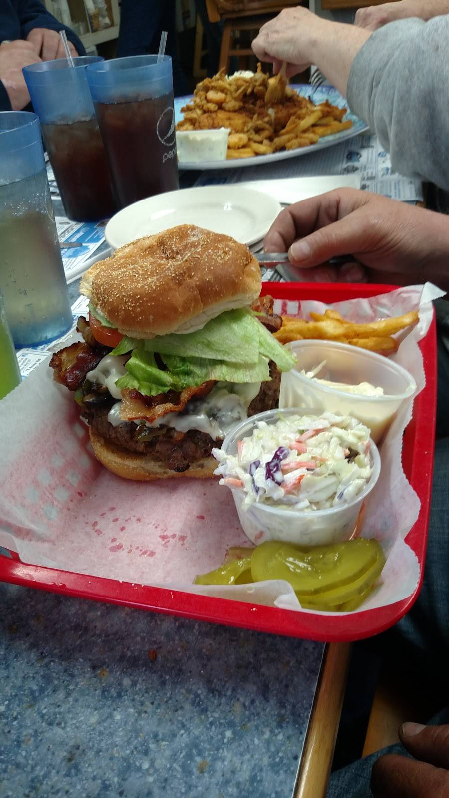 Eagles Nest Restaurant | restaurant | 1016 N Main St #1239, Brewer, ME 04412, USA | 2079897635 OR +1 207-989-7635