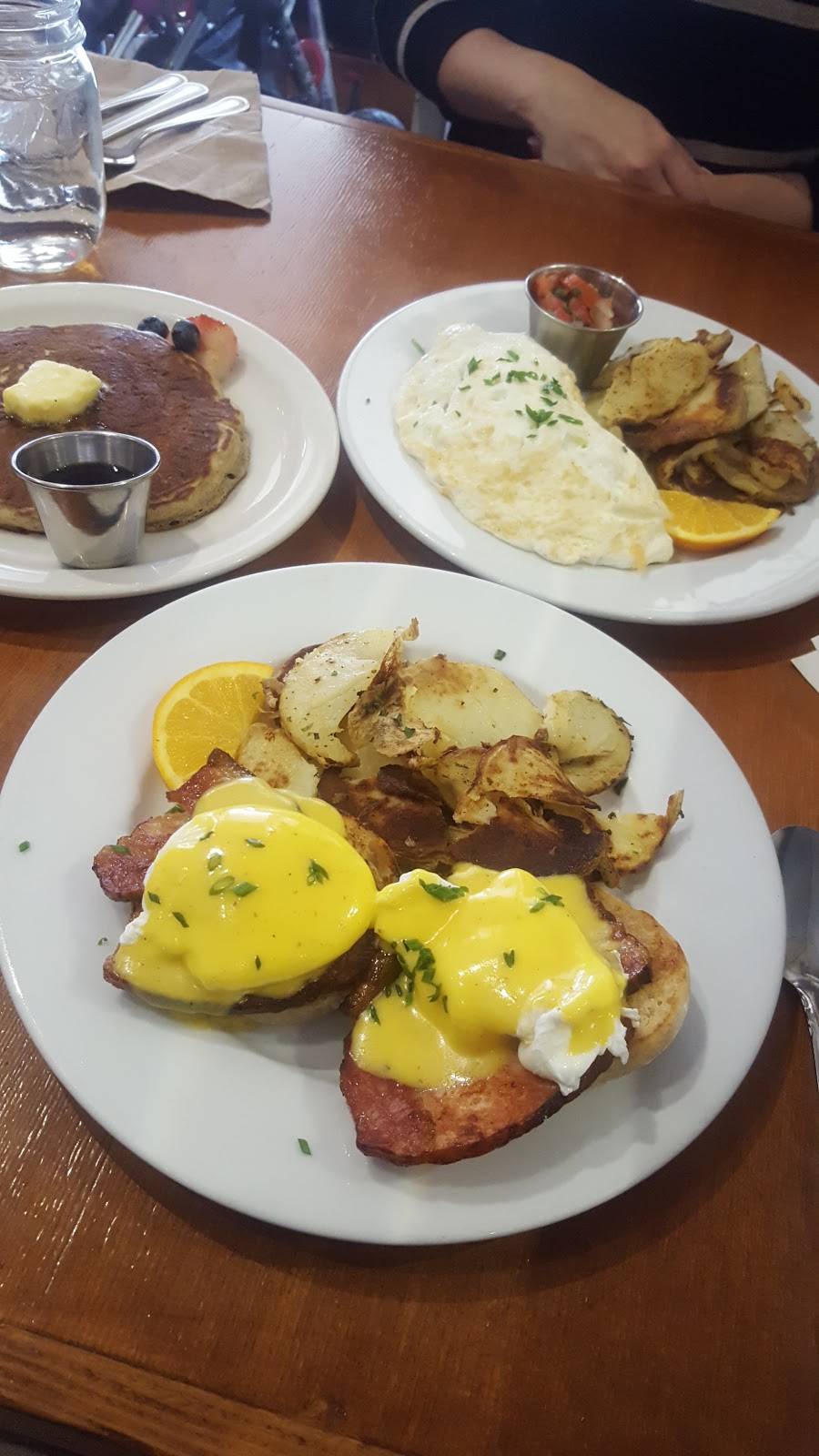 Humble Bee Cafe | cafe | 17321 Saticoy St, Northridge, CA 91325, USA | 8185146507 OR +1 818-514-6507