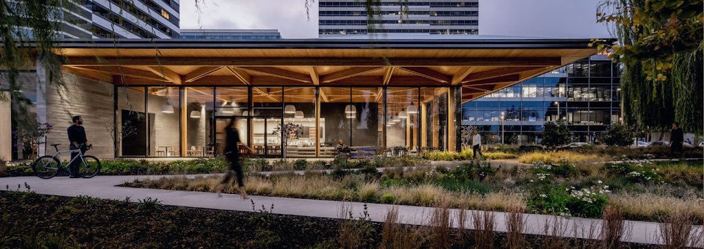 The Lighthouse | restaurant | 685 Gateway Blvd, South San Francisco, CA 94080, USA | 6507350236 OR +1 650-735-0236